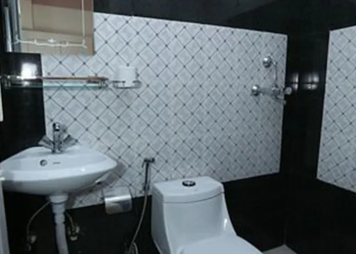 Aarya Chaitya Hotel 2*