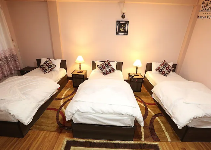 Aarya Chaitya Hotel 2*