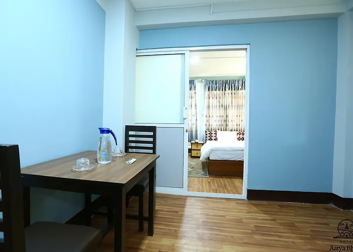 Aarya Chaitya Hotel 2*